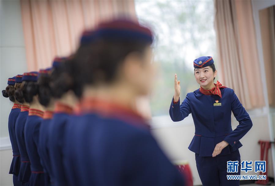 (社會)(3)武漢:動車組乘務人員備戰春運