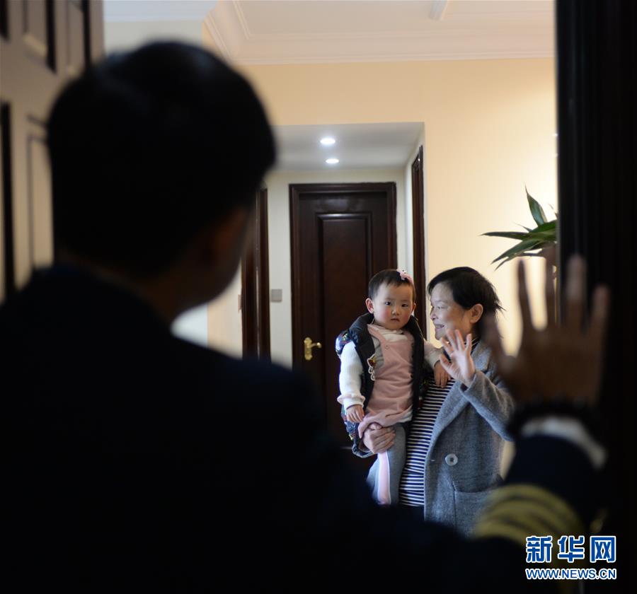 (圖片故事)(3)“90后”機長教員是怎樣煉成的