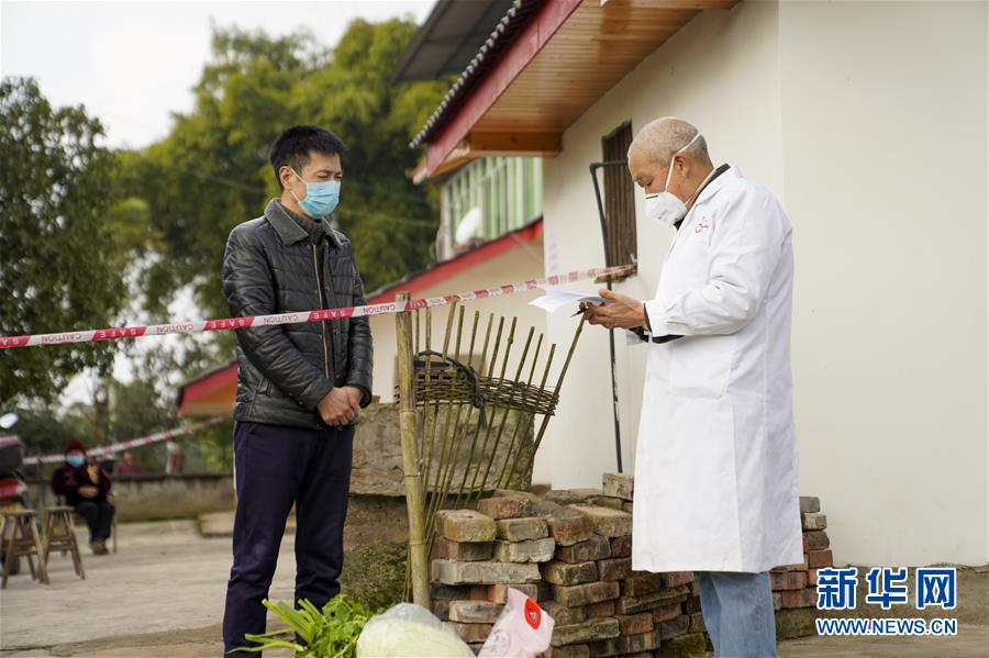 （聚焦疫情防控·圖文互動）（2）“用我們的辛苦，換得群眾安心”——直擊重慶社區疫情防控第一道防線