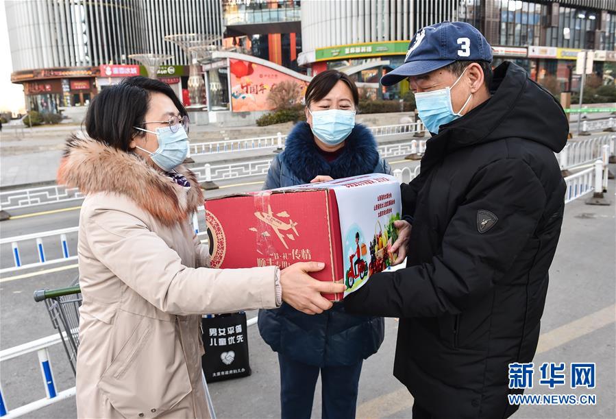 （聚焦疫情防控）（2）“暖心禮包”暖人心