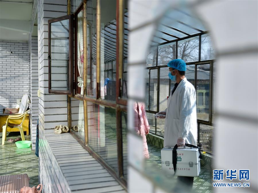 (聚焦疫情防控·圖片故事)(2)小山村里的“戰(zhàn)疫”夫妻