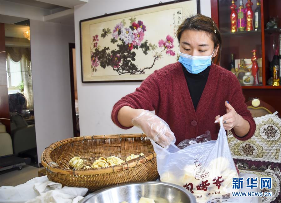 (聚焦疫情防控·圖片故事)(11)愛心面點(diǎn) 傳遞溫情
