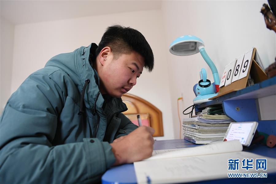 (教育)(8)甘肅徽縣:豐富多彩的“微課堂”