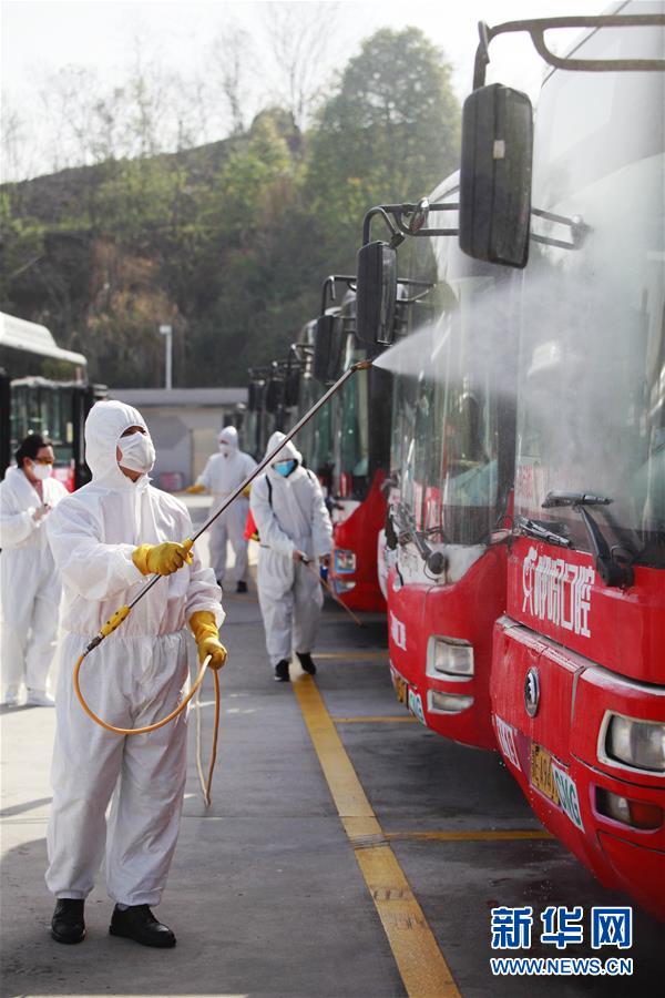 #(社會)(3)湖北宜昌600余臺公交車全面消毒
