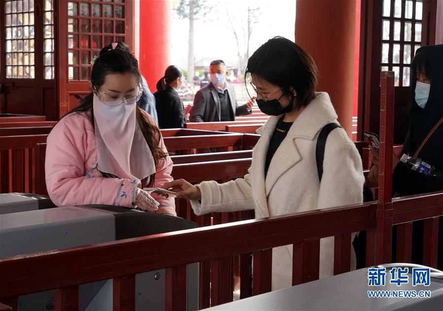 （聚焦疫情防控）（1）河南開封部分景區(qū)在落實(shí)防控措施的前提下有序恢復(fù)開放