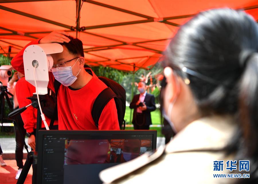 (聚焦疫情防控)(5)西安:安全復(fù)課 演練先行