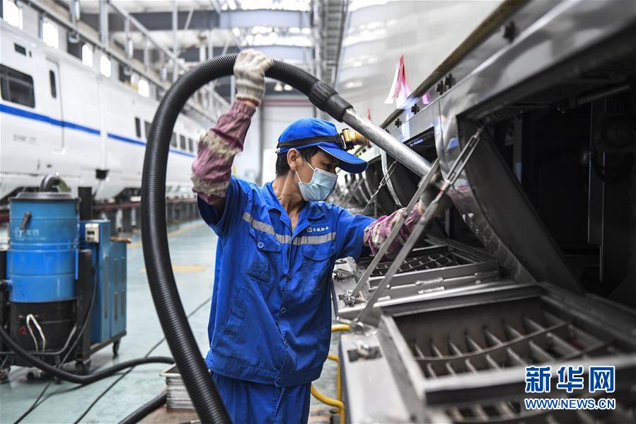 (社會)(8)廣西南寧:高鐵、動車“春季整修”保安全