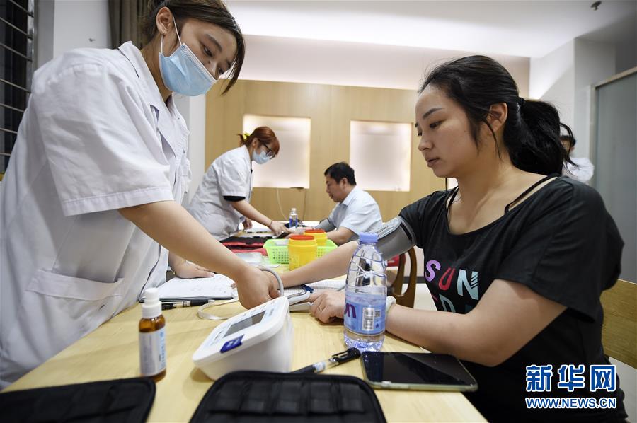 (體育·圖文互動)(3)江蘇常州:慢病人群上起了“體育課”