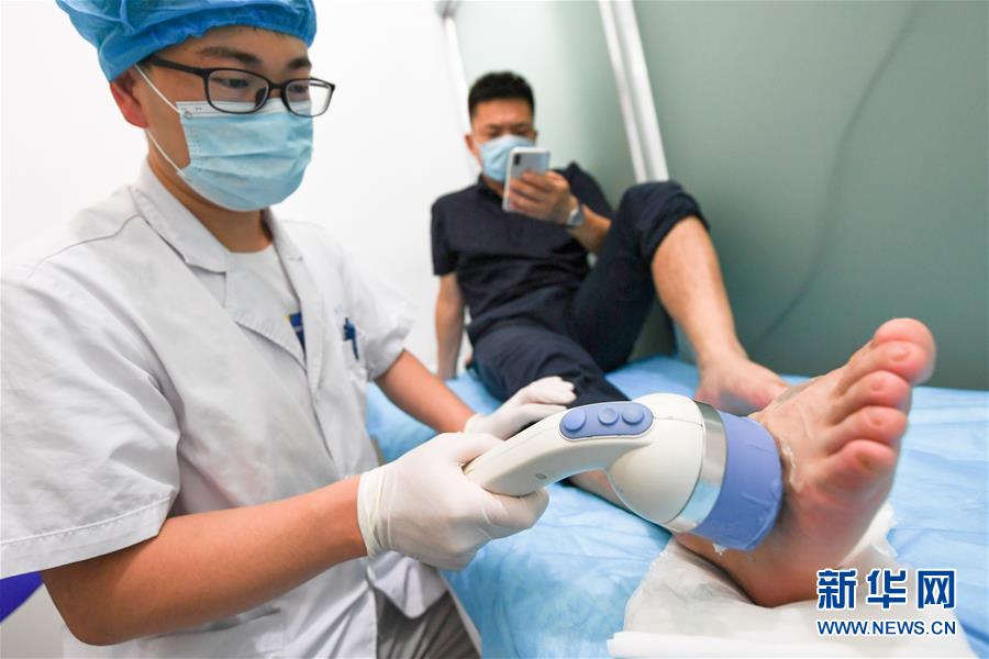 (體育·圖文互動)(4)江蘇常州:慢病人群上起了“體育課”