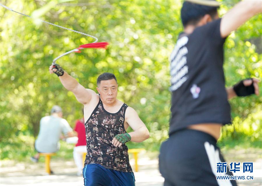 （體育）（3）全民健身——綠蔭叢里的“健身房”