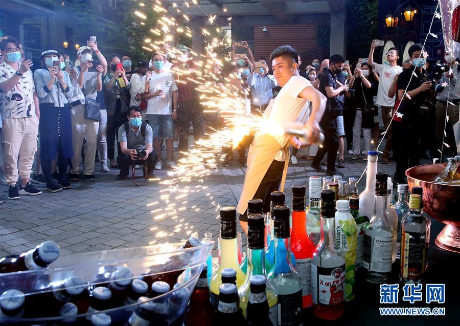 （圖文互動）（2）老洋房夜市：煙火氣里的國際范兒