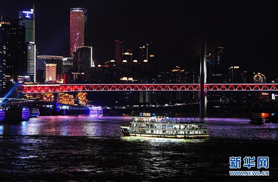（新華全媒頭條·圖文互動）（8）“雙節”喜相逢 一樣家國情——全國各地歡度國慶中秋佳節掃描