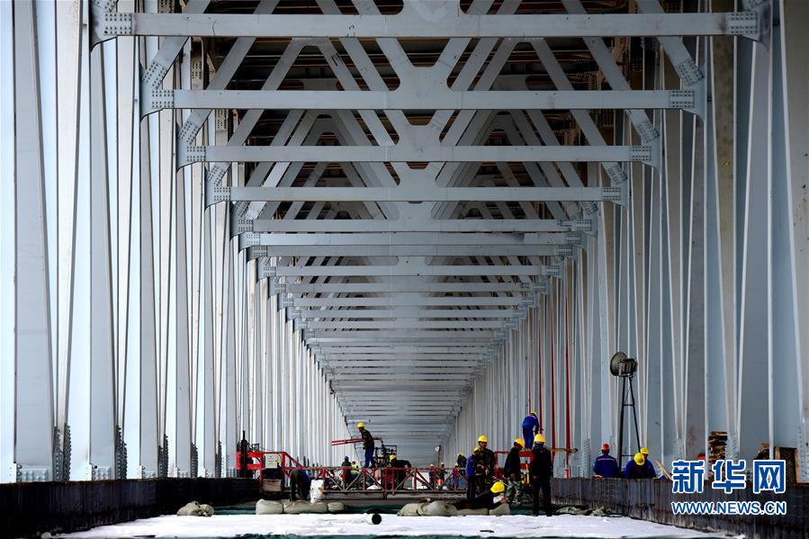 （經(jīng)濟）（3）鄭濟鐵路鄭州黃河特大橋加緊建設