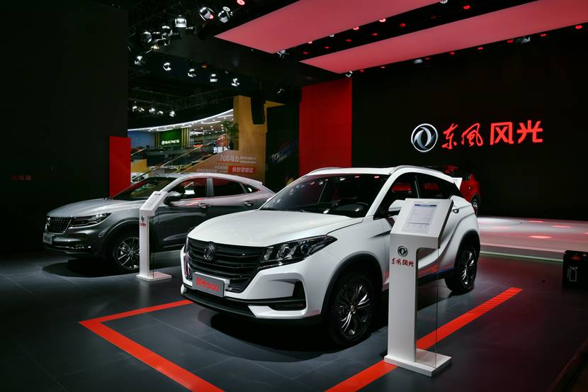圖片包含 路, 汽車(chē), 建筑, 前  描述已自動(dòng)生成