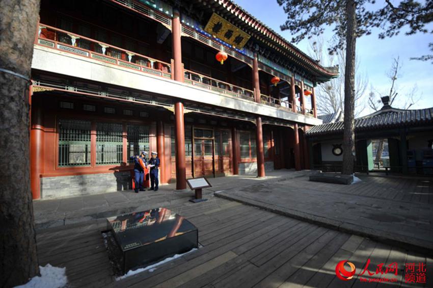 承德市消防救援支隊檢查核心區域消防設施。 王立群攝
